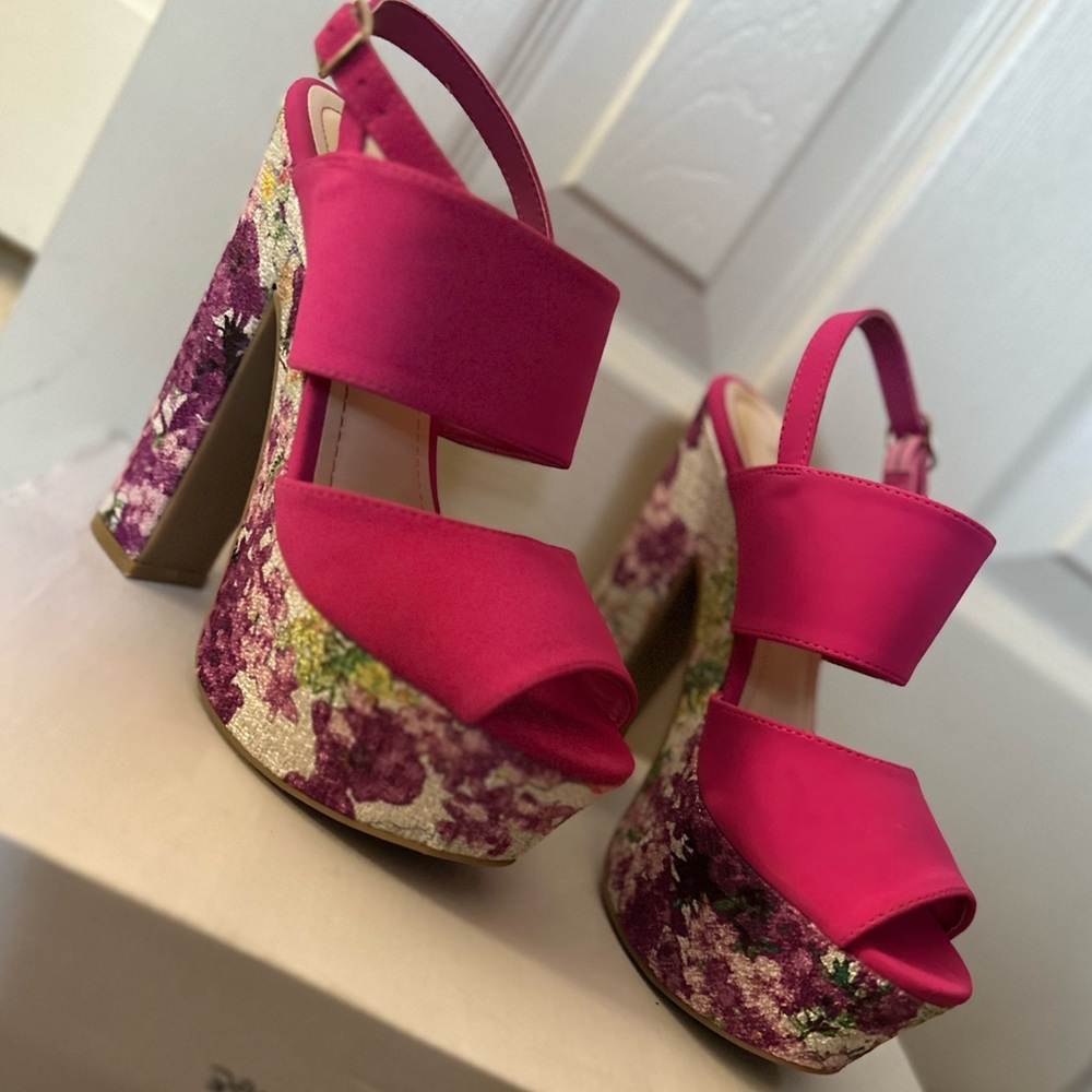 Floral Detail Platform Heel